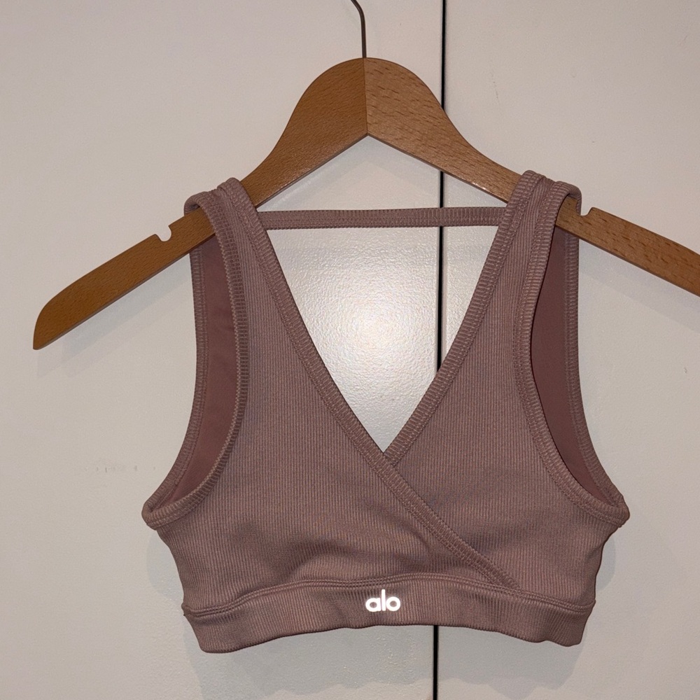 ALO Yoga Mauve Ribbed Sports Bra XS